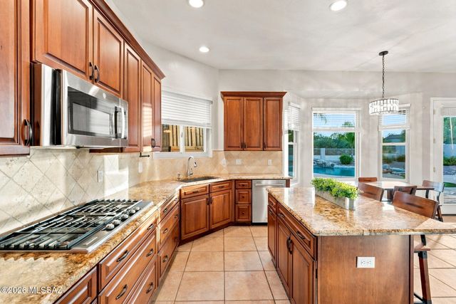 13151 N Pioneer Way, Oro Valley, AZ 85755