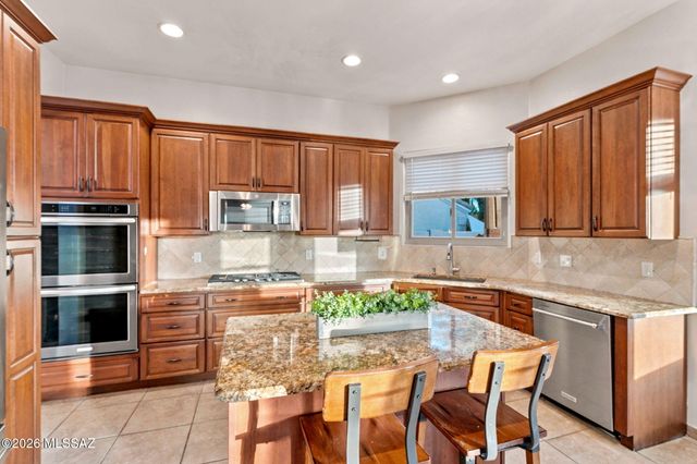 13151 N Pioneer Way, Oro Valley, AZ 85755