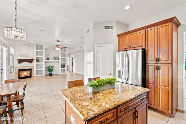 13151 N Pioneer Way, Oro Valley, AZ 85755