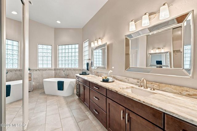 13151 N Pioneer Way, Oro Valley, AZ 85755