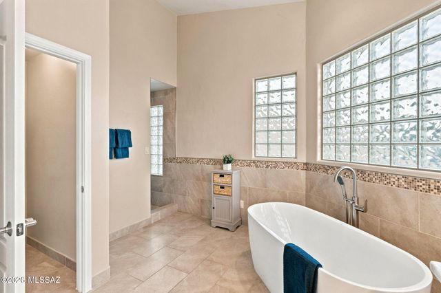 13151 N Pioneer Way, Oro Valley, AZ 85755