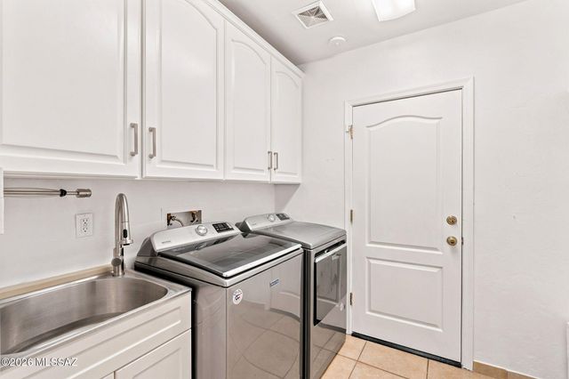 13151 N Pioneer Way, Oro Valley, AZ 85755