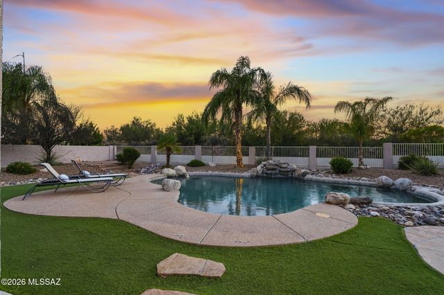 13151 N Pioneer Way, Oro Valley, AZ 85755