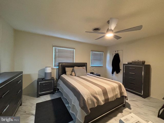 18 MEDITERRANEAN CT, Barnegat, NJ 08005