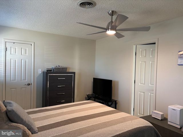 18 MEDITERRANEAN CT, Barnegat, NJ 08005