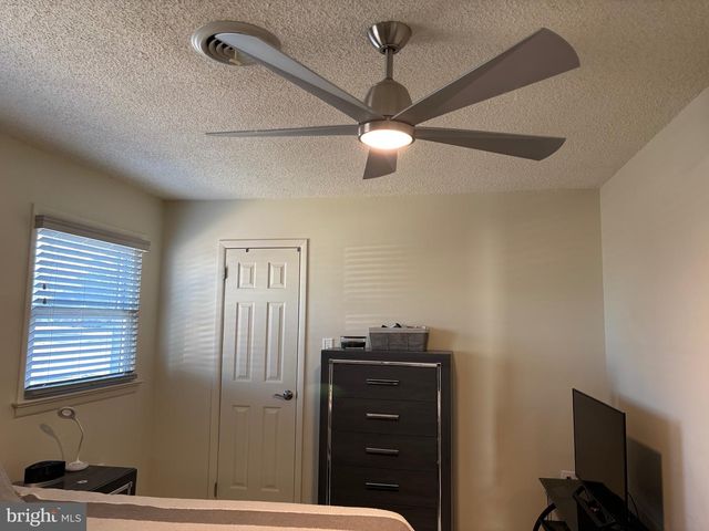 18 MEDITERRANEAN CT, Barnegat, NJ 08005