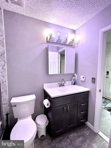 18 MEDITERRANEAN CT, Barnegat, NJ 08005