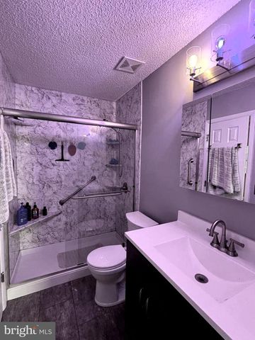 18 MEDITERRANEAN CT, Barnegat, NJ 08005