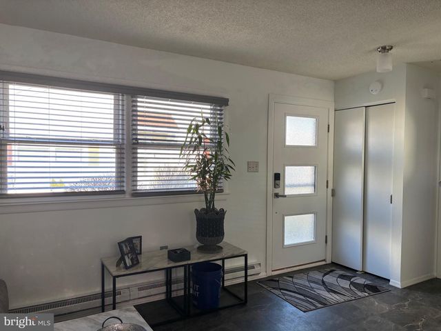 18 MEDITERRANEAN CT, Barnegat, NJ 08005