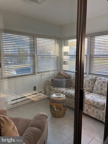 18 MEDITERRANEAN CT, Barnegat, NJ 08005