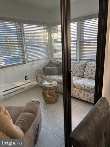 18 MEDITERRANEAN CT, Barnegat, NJ 08005