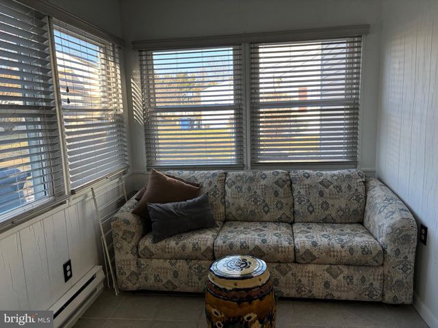 18 MEDITERRANEAN CT, Barnegat, NJ 08005