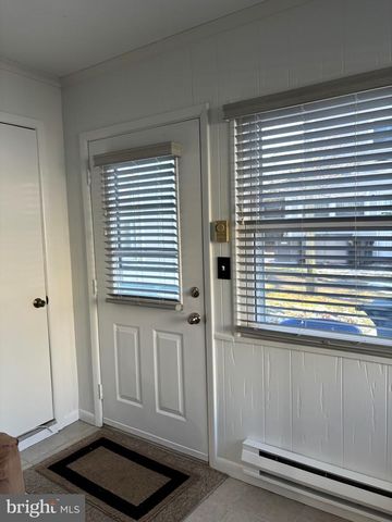 18 MEDITERRANEAN CT, Barnegat, NJ 08005