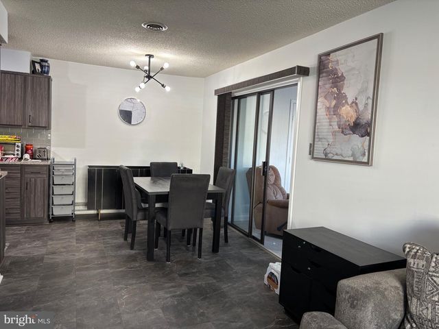 18 MEDITERRANEAN CT, Barnegat, NJ 08005