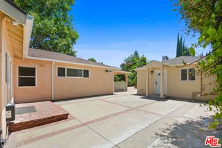15428 Camarillo Street, Sherman Oaks, CA 91403