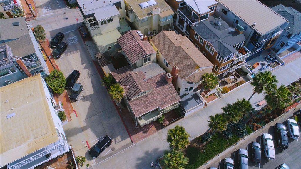 Image 6 of property listing at 4117 Ocean Drive, Manhattan Beach, CA 90266