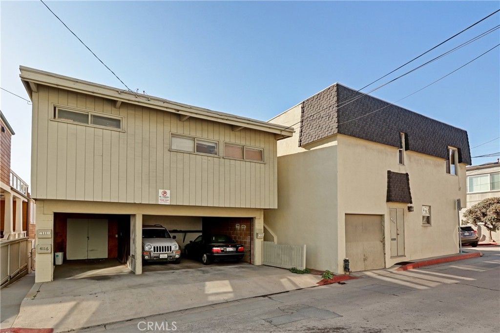 Image 9 of property listing at 4117 Ocean Drive, Manhattan Beach, CA 90266