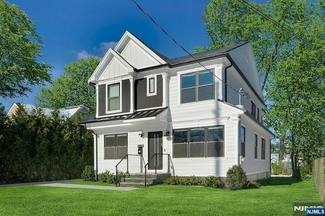 676 Ridgewood Road, Oradell, NJ 07649