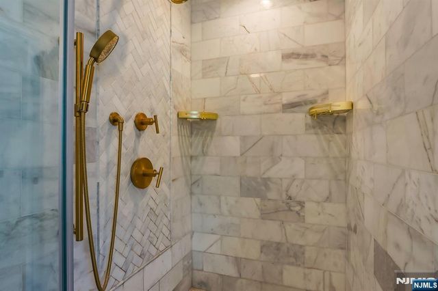 676 Ridgewood Road, Oradell, NJ 07649