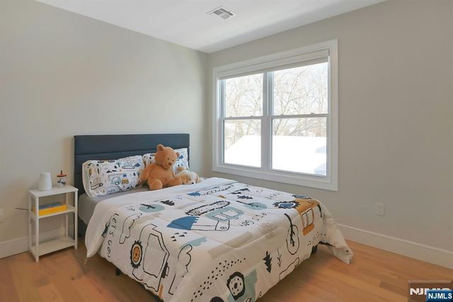 676 Ridgewood Road, Oradell, NJ 07649