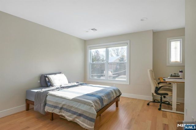 676 Ridgewood Road, Oradell, NJ 07649