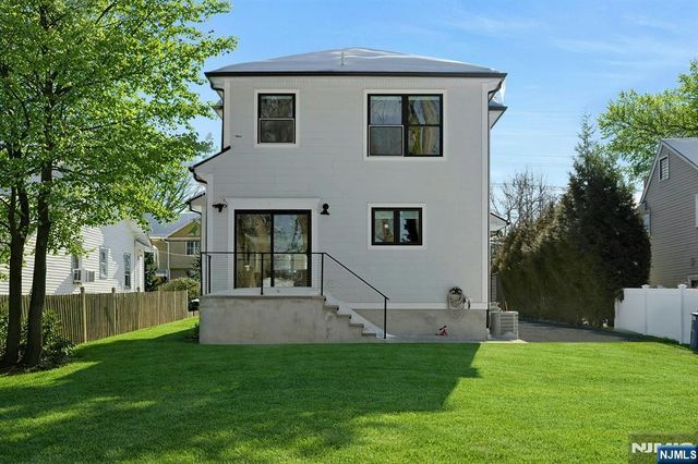 676 Ridgewood Road, Oradell, NJ 07649