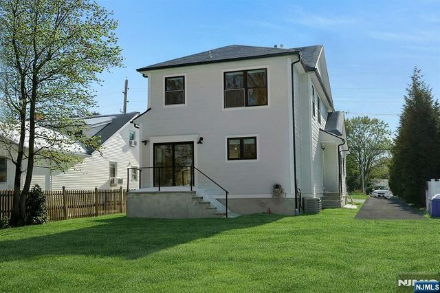 676 Ridgewood Road, Oradell, NJ 07649