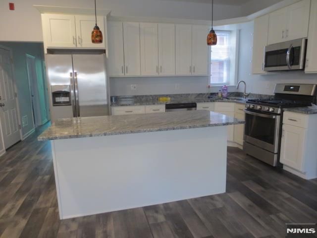 13 Columbia Terrace, Edgewater, NJ 07020