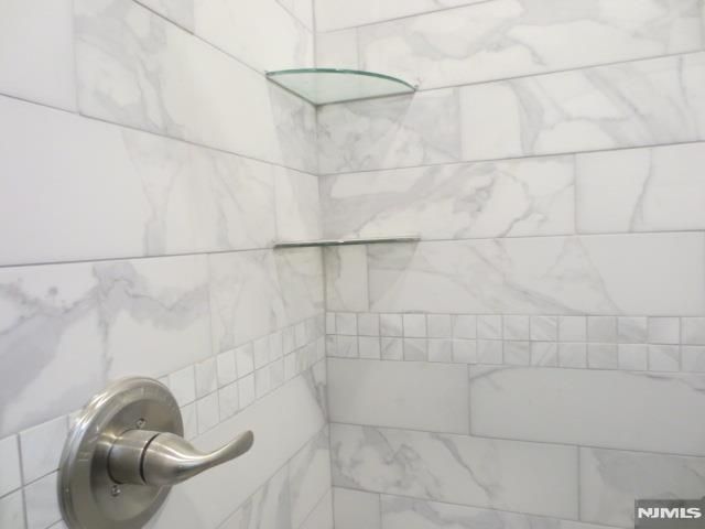 13 Columbia Terrace, Edgewater, NJ 07020