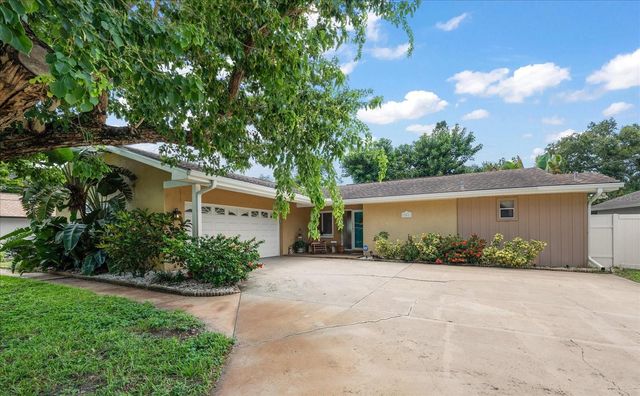 12811 LAKE DRIVE, Largo, FL 33774