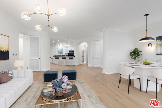 850 N Croft Avenue 303, Los Angeles, CA 90069