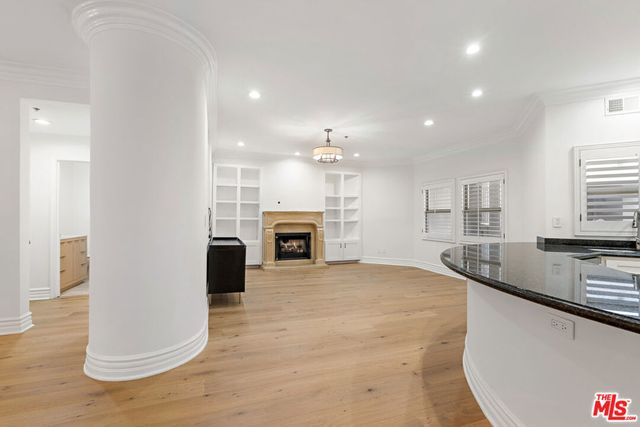 850 N Croft Avenue 303, Los Angeles, CA 90069