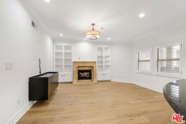 850 N Croft Avenue 303, Los Angeles, CA 90069