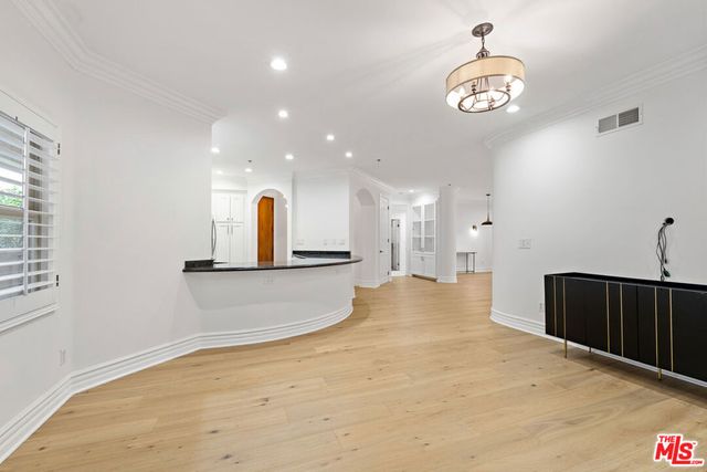 850 N Croft Avenue 303, Los Angeles, CA 90069