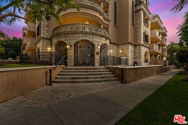 850 N Croft Avenue 303, Los Angeles, CA 90069