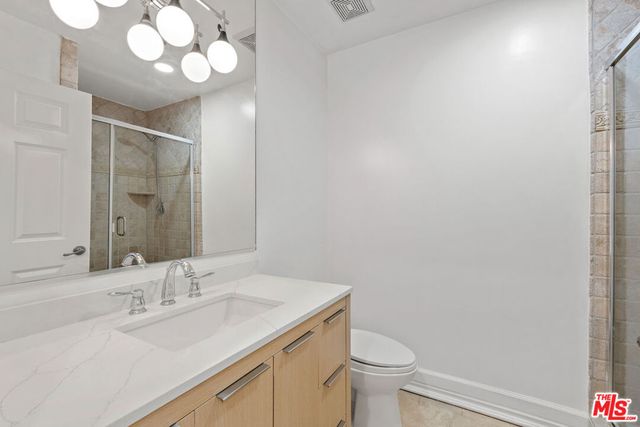 850 N Croft Avenue 303, Los Angeles, CA 90069