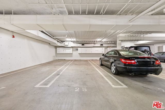 850 N Croft Avenue 303, Los Angeles, CA 90069