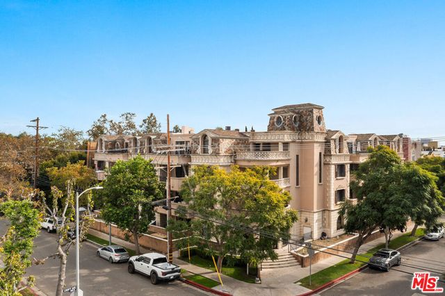 850 N Croft Avenue 303, Los Angeles, CA 90069