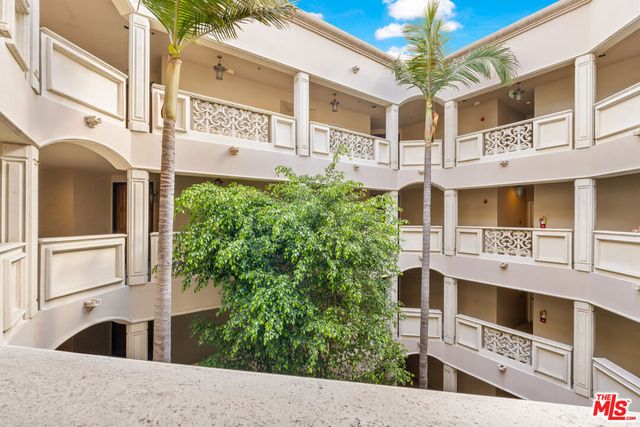 850 N Croft Avenue 303, Los Angeles, CA 90069