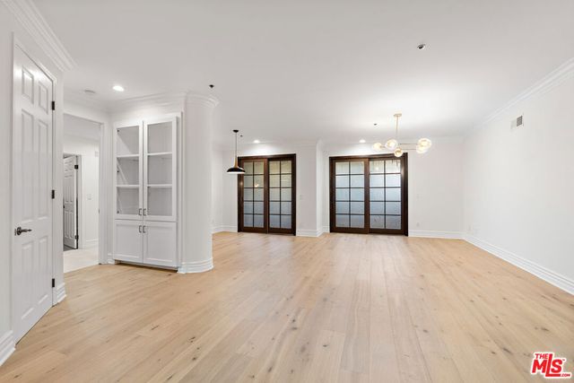 850 N Croft Avenue 303, Los Angeles, CA 90069