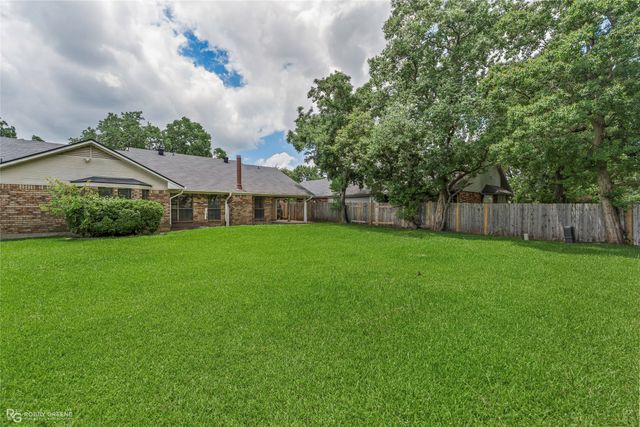 561 Northpark Drive, Bossier City, LA 71111
