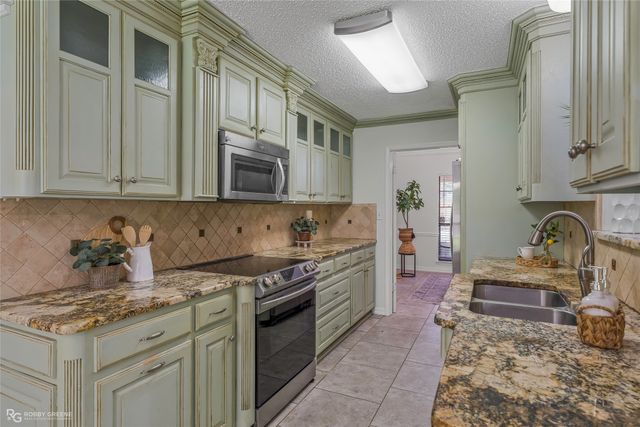 561 Northpark Drive, Bossier City, LA 71111