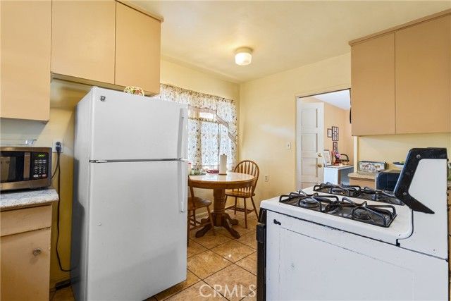 13641 Weidner, Pacoima (los Angeles), CA 91331