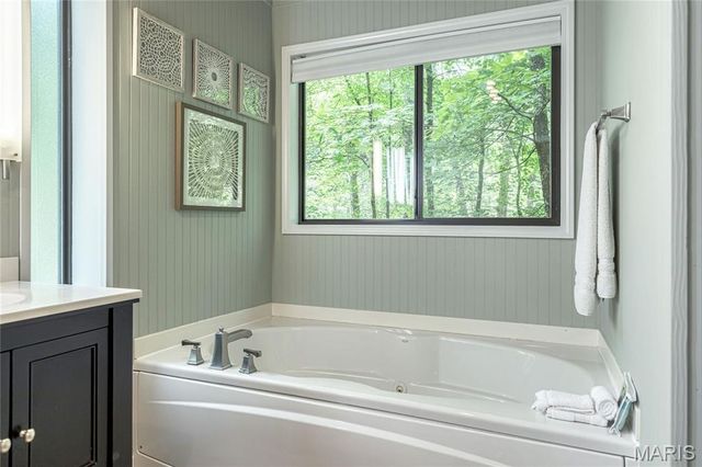 1716 Sonnenblick Drive, Innsbrook, MO 63390
