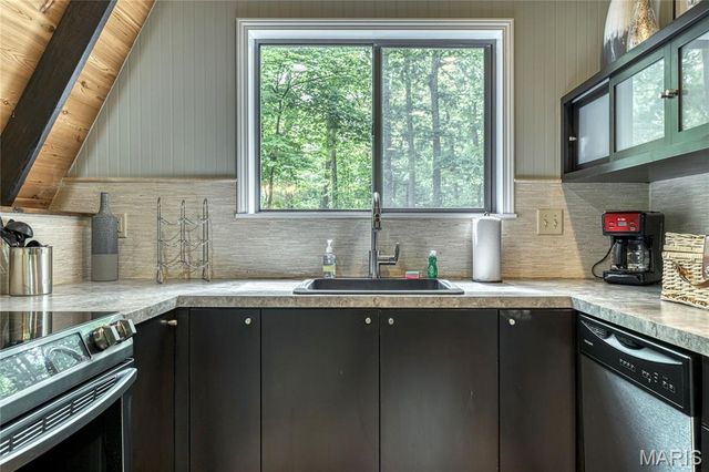 1716 Sonnenblick Drive, Innsbrook, MO 63390