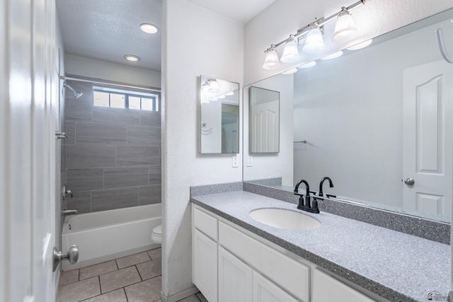 1910 E Los Olivos Dr, San Luis, AZ 85336