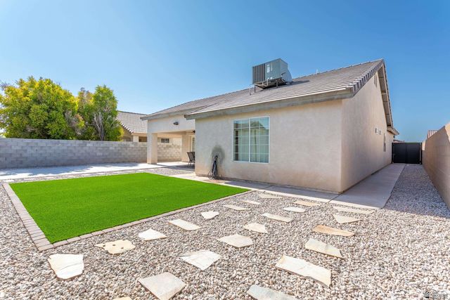 1910 E Los Olivos Dr, San Luis, AZ 85336