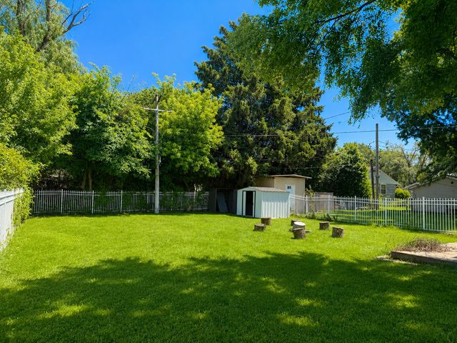 1241 S Elmwood Avenue, Waukegan, IL 60085