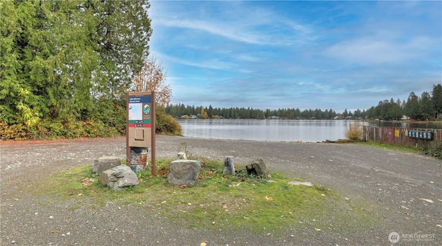 31430 W Lake Morton Drive SE, Kent, WA 98042