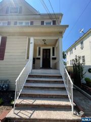 17 Byrne Street, Hackensack, NJ 07601